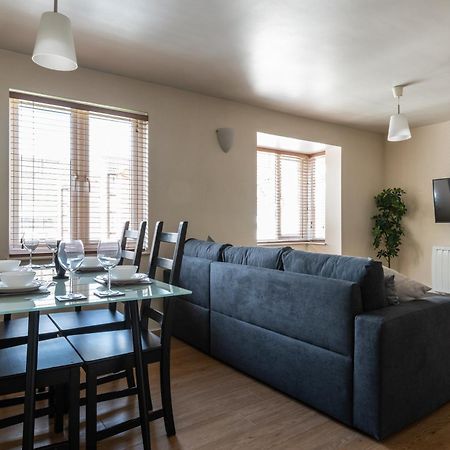Spacious 2Br Flat - 2 Free Parking Spaces - Near Lgw Airport Crawley (West Sussex) Exterior foto