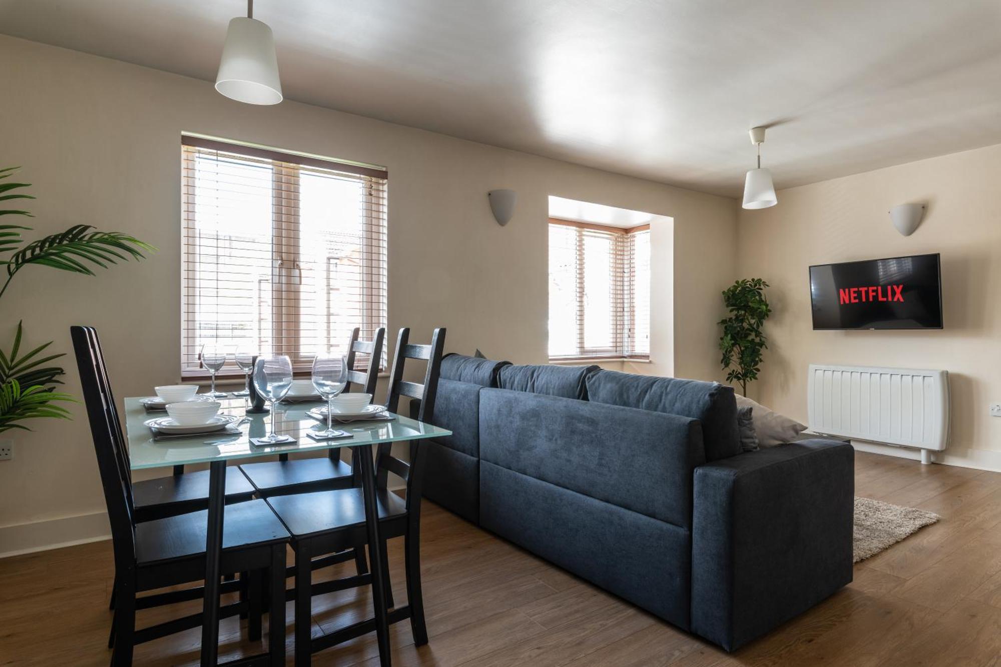 Spacious 2Br Flat - 2 Free Parking Spaces - Near Lgw Airport Crawley (West Sussex) Exterior foto